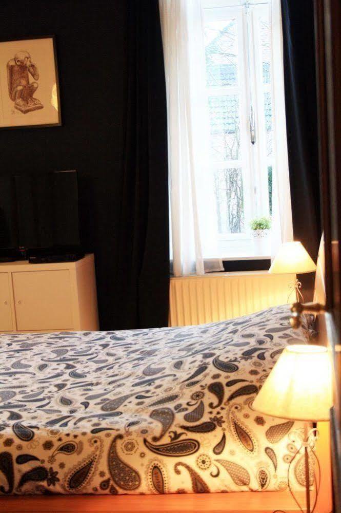 Au Petit Dragon Bed & Breakfast Mons Exterior photo